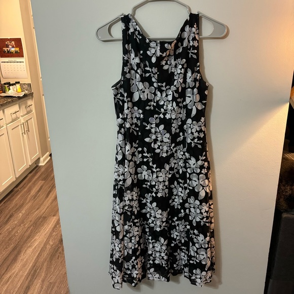 Perceptions dress - Picture 3 of 3